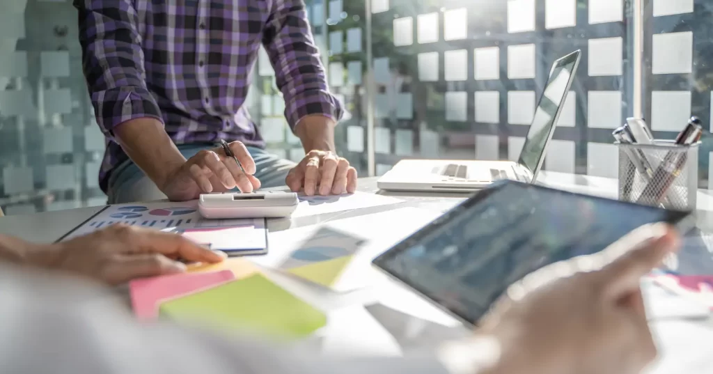 Nem toda automação com IA vira produto. Entenda quando faz sentido transformar fluxos internos em Workflow as a Service.