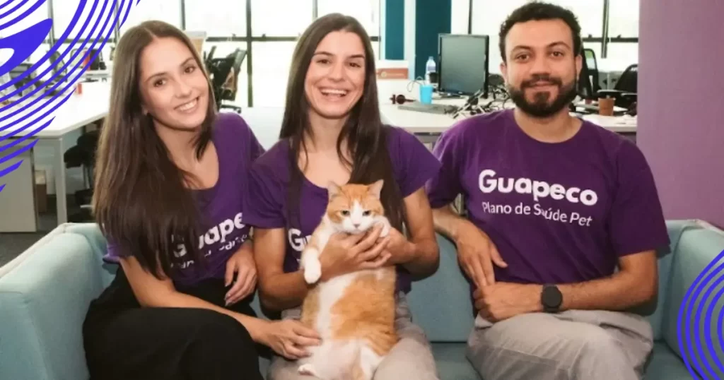 Martha, Júlia e Thiago e o CEO interino: Mutley.