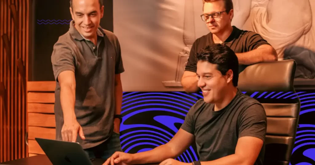 Gabriel Manzano (CTO), Toninho Garcez (COO) e Fábio Garcez (CEO), fundadores da CV CRM.